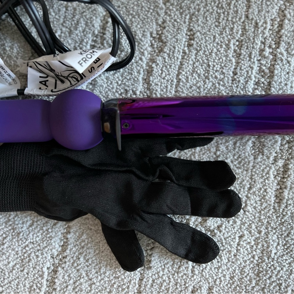New Curling wand and glove- tried it once - Picture 4 of 4